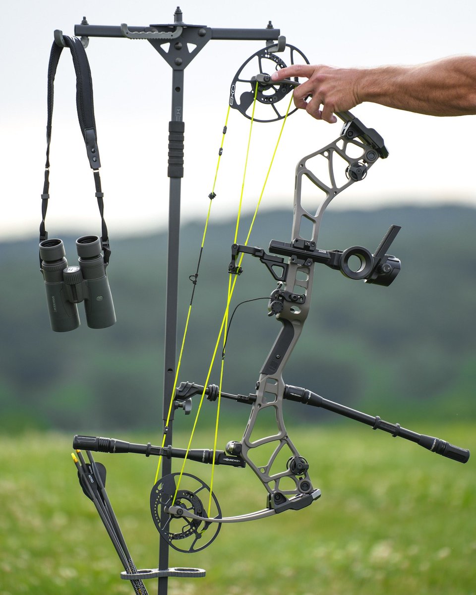 Keeping the dust off and the confidence high 
#beararchery #madeintheusa #compoundbow #targetpractice