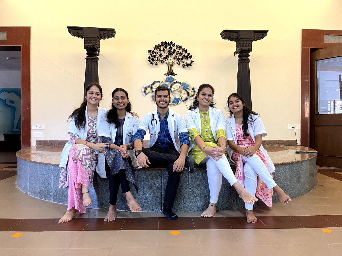 wake_up_sidi's tweet photo. Happy Doctor's Day to all the incredible healers who tirelessly dedicate their lives to saving and improving others. Your compassion, expertise,&amp; unwavering commitment make the world a healthier and better place.Thank you for being our everyday heroes!💙👩‍⚕️👨‍⚕️ #DoctorsDay #Health https://t.co/mY8CquGowZ