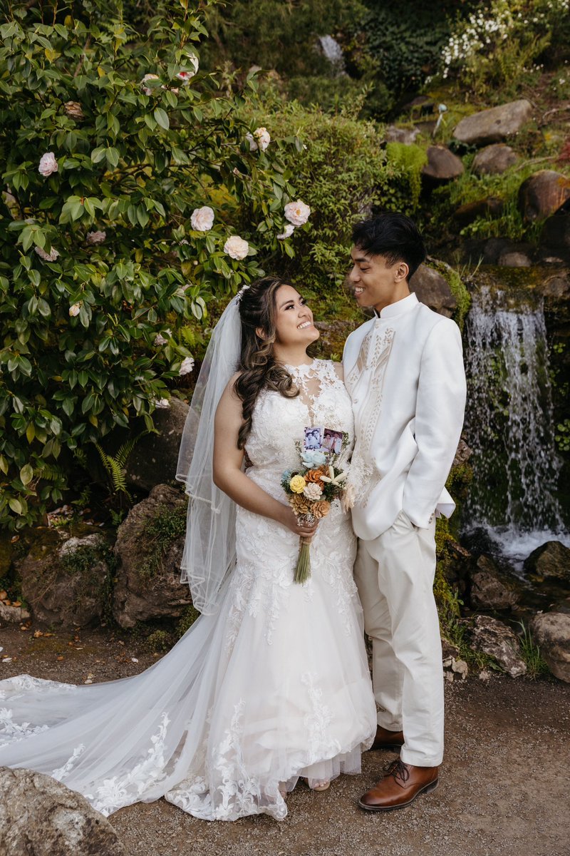 vjoanx's tweet photo. Happy 5 year dating anniversary 🥰 . Cheers to being a married couple now 🥂💍 https://t.co/6DwXkO3vMF