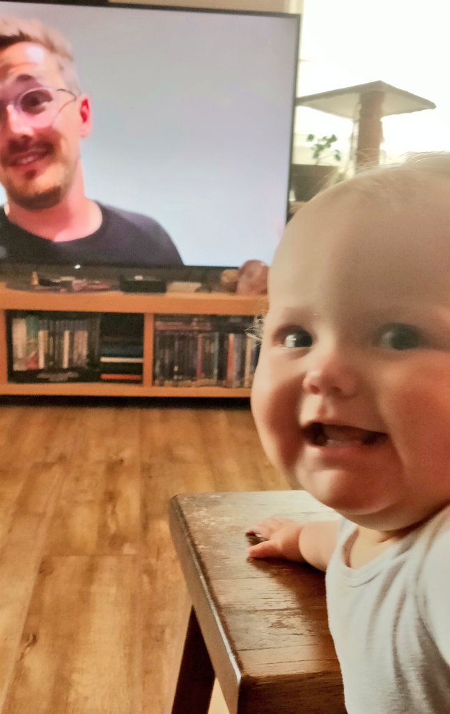 Jamosourus's tweet photo. I cannot believe it. Me and my daughter watch @Syndicate every weekday and the little mrs loves it! I even watched a video while being in labour, long story short, my daughter has grown up with Tom. Today she decided, during the vlog, that her first word is Tom😂👌🏼Great Succes? https://t.co/hRBo9xsYfy