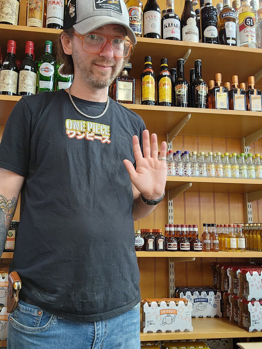 Spagootersx's tweet photo. Hey there liquor store bro https://t.co/jndcOvAhf2