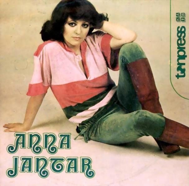 RadioTiranaPL's tweet photo. Anna Jantar (10.06.1950 - 14.03.1980) Jedna z najpopularniejszych piosenkarek estradowych w latach 70-tych w PRL. Zasłynęła z takich utworów jak "Tyle słońca w całym mieście", "Nic nie może przecież wiecznie trwać" "Za każdy uśmiech". #MuzykawPRL #MuzykaPRL https://t.co/pW5APN00yl