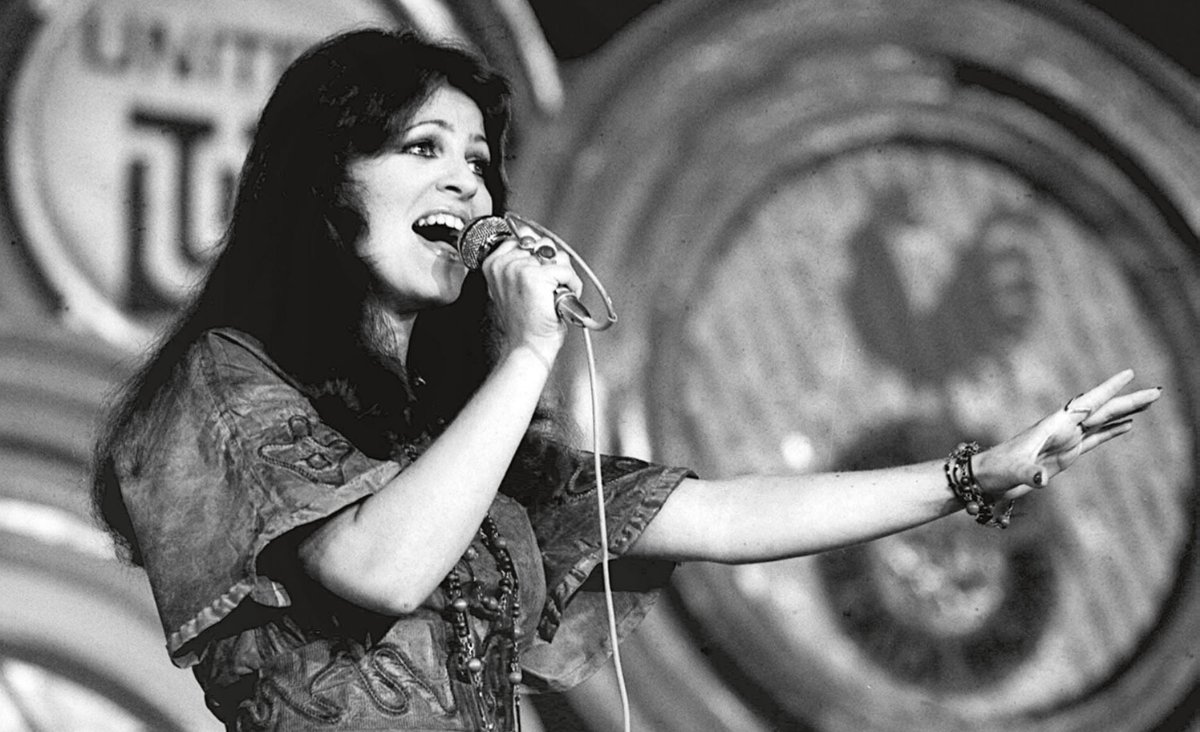 RadioTiranaPL's tweet photo. Anna Jantar (10.06.1950 - 14.03.1980) Jedna z najpopularniejszych piosenkarek estradowych w latach 70-tych w PRL. Zasłynęła z takich utworów jak "Tyle słońca w całym mieście", "Nic nie może przecież wiecznie trwać" "Za każdy uśmiech". #MuzykawPRL #MuzykaPRL https://t.co/pW5APN00yl