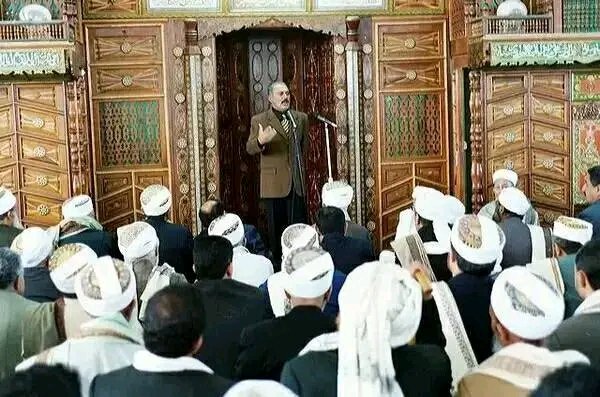 كيف باستطاعت اليمنين ان يبنوا دولة ذات نظام وقانون وتحت كل عمامة  👇 ختم هاشمي