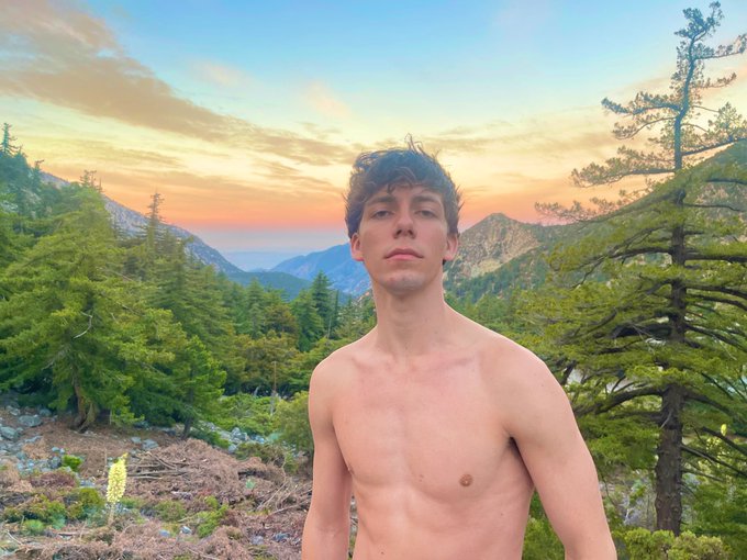 Watch Cristiano's leaked NSFW photo on TwXstars