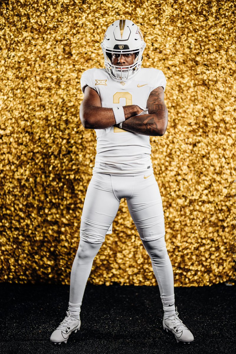 RT @UCF_Football: Coldest uniform in college football. https://t.co/beX3cNR69R