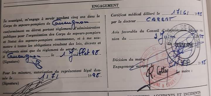 Et voilà on y est! 25 ans jour pour jour! Je me souviens de cette journée comme si c'était hier. Il y a du chemin de fait depuis ! La passion et la fierté ont depuis grandi avec la même envie de servir les autres!  #pompiervolontaire   #engagementcitoyens 
#travailenéquipe