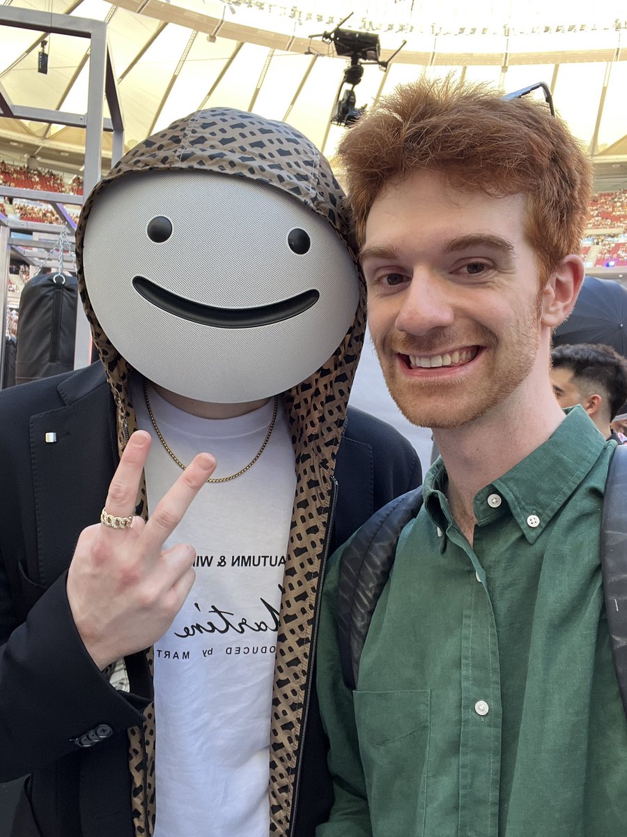 Shadoune666's tweet image. Con el sueño 😳