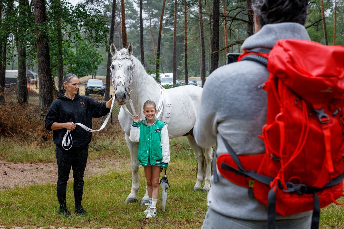 Wat was het een fantastische eerste dag van het Weekend van het Paard! Morgen zijn we er weer, met prachtige shows, demonstraties, leuke kraampjes, knutselen, schminken, ponyrijden en lekker eten en drinken. Kijk voor meer info op hogeveluwe.nl/weekendvanhetp…
Foto's: Robert Modderkolk