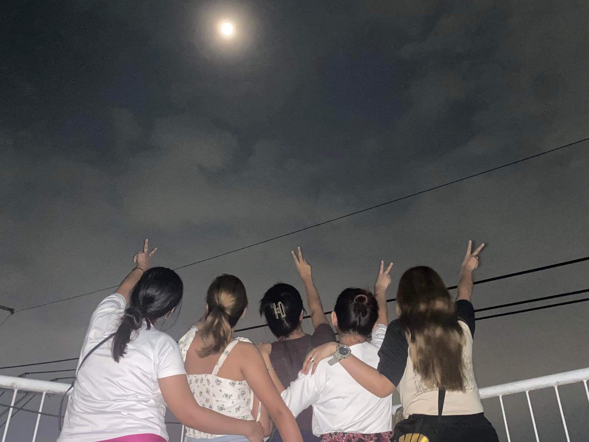 rinajeanombid's tweet photo. Memorable Night🥹❤️ https://t.co/NTzKA5ZlzA