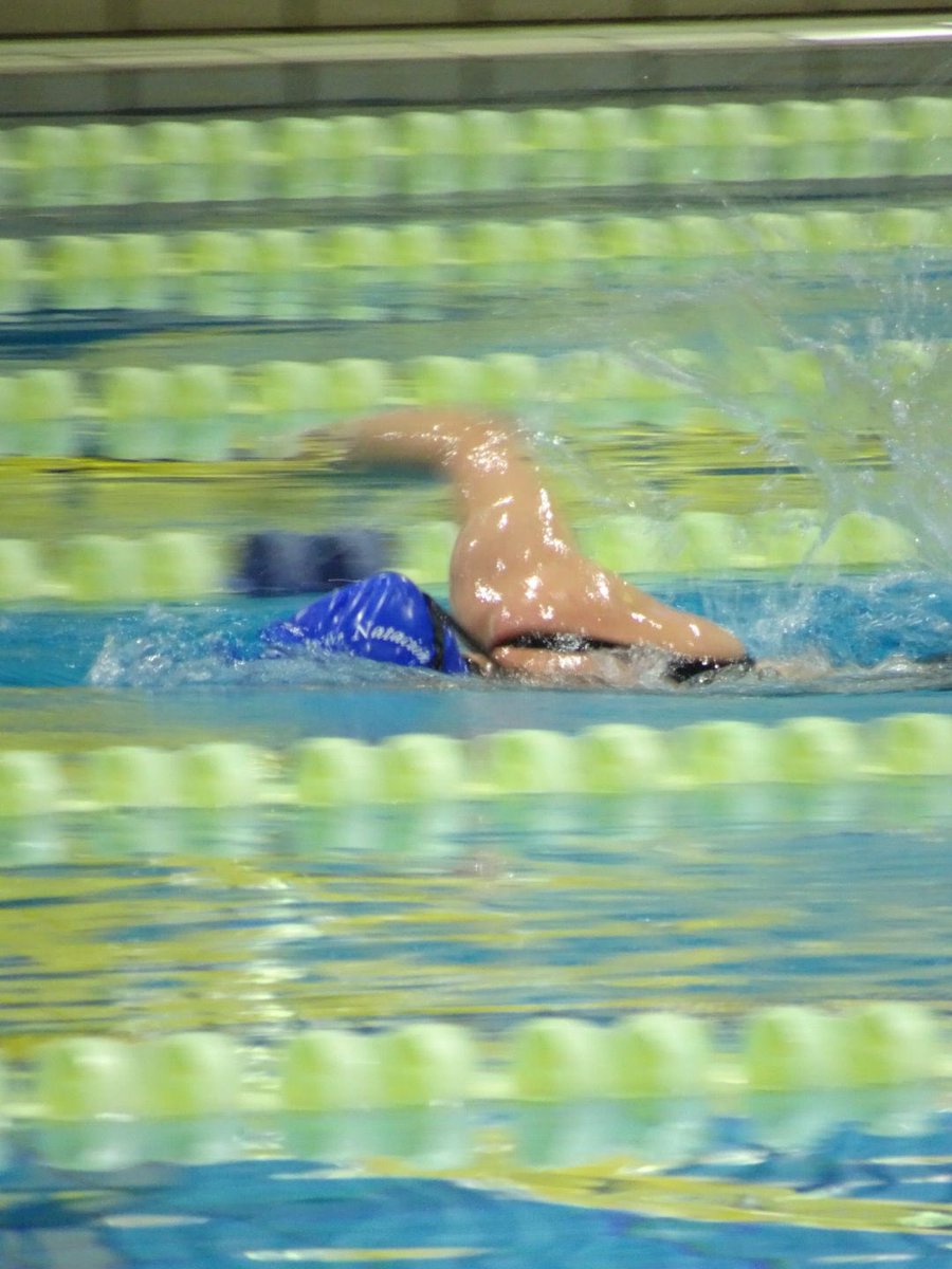 FundacionAXA's tweet photo. Así transcurre la V jornada de la #LigaAXA de natación paralímpica en el centro de natación M 86 de Madrid. @Paralimpicos @FEDEDDF 

¡Qué emocionante ver a las #promesasAXA en acción! 💙🙌✨ https://t.co/JjXNPf9lx4