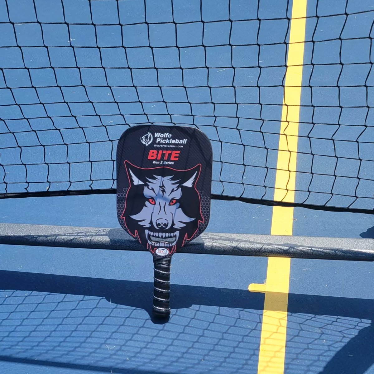 Wolfe Bite - Carbon Fiber, Edgeless, Airflow Hole wolfepickleball.com/products/wolfe…