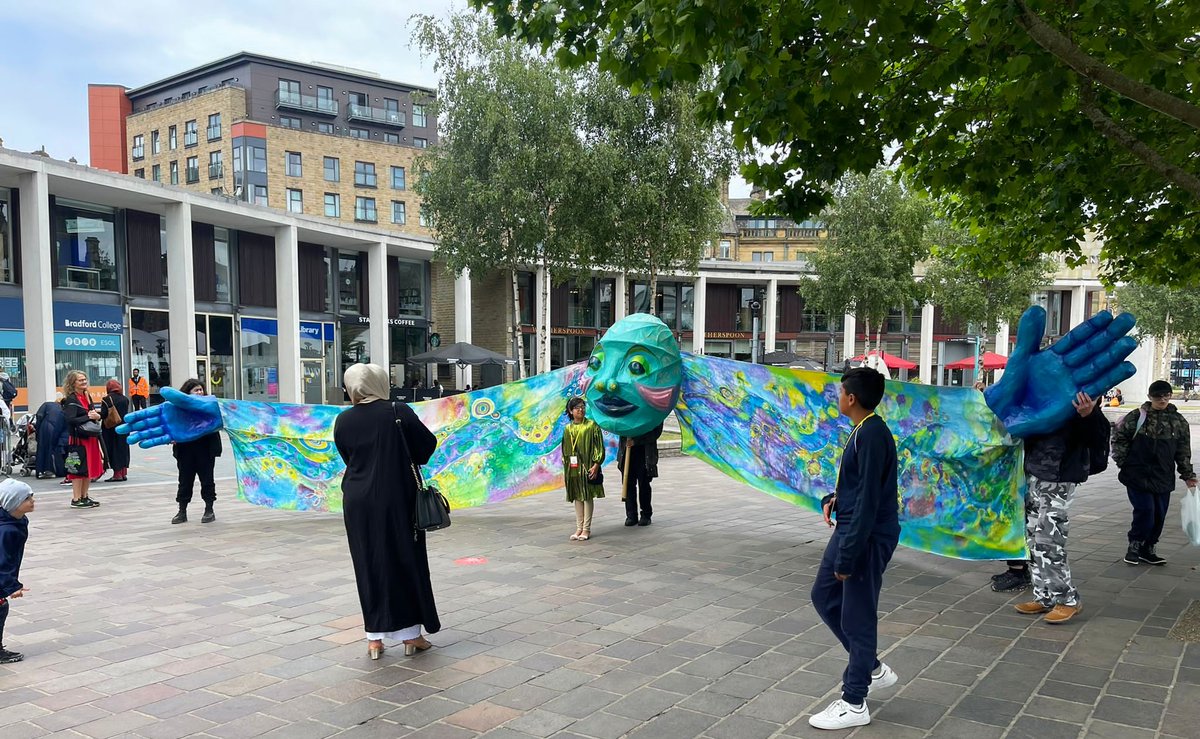 Thanks @BradfordLitFest we had a great time with our puppet Enki, today 💙 'Enki' was made with groups from Community Works in Bradford and artists from Cecil Green Arts over the last couple of months.