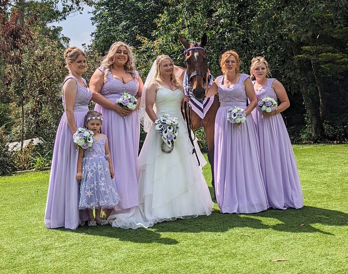 JessWestwood's tweet image. Lovely to take Monkerty Tunkerty to my head girls wedding today. At the age of 20 he is still the yard favourite &amp;amp; lovely to have my staff want him there on the biggest day of their lives. #RacingStaffWeek #WeddingDay @RacingPost @itvracing