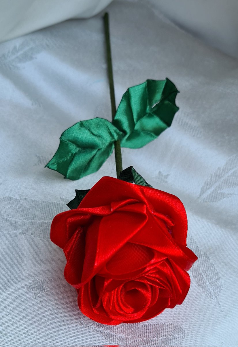 DragonfireJ's tweet photo. Available at my Folksy shop.
https://t.co/WpaHGlyC4c
Use code LOVE10 for discount.
#handmade #redrose #ribbonrose #cutegifts #keepsakegifts #dragonfirejewellery #MHHSBD #UKmakers #UKsellers #FolksyShop #Folksyseller #discountCodeLOVE10 https://t.co/WaaqqYzX4g