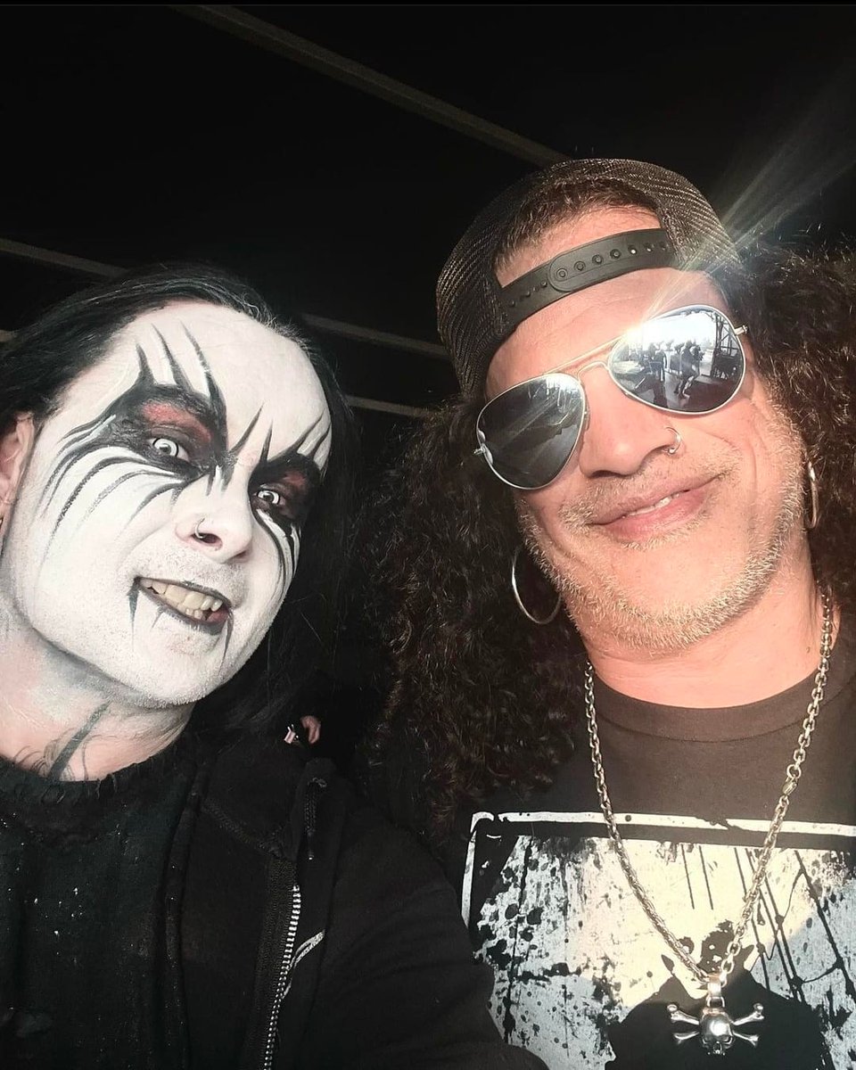 addict_slash's tweet image. Off stage @slash with Dani filth from Cradle of Filth #danemark #copenhagen 🇩🇰 @copenhell #copenhell #Slash 📷 Dani ©️