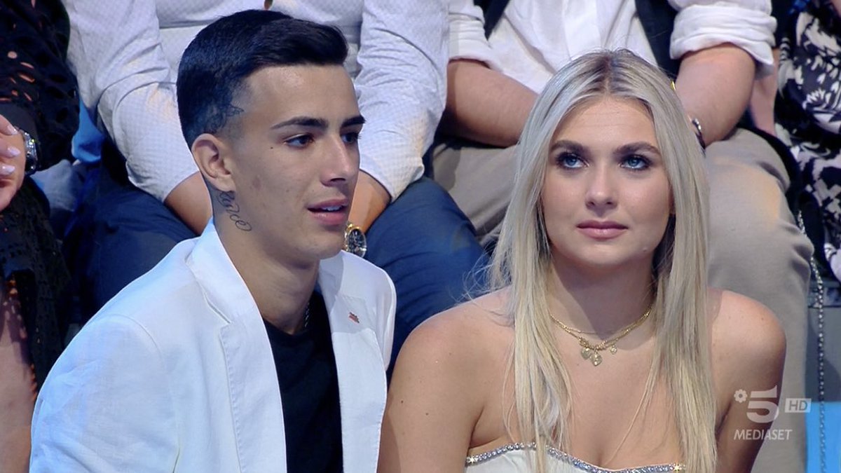 Raga ma Chanel Totti è in studio con il suo fidanzato? #isola