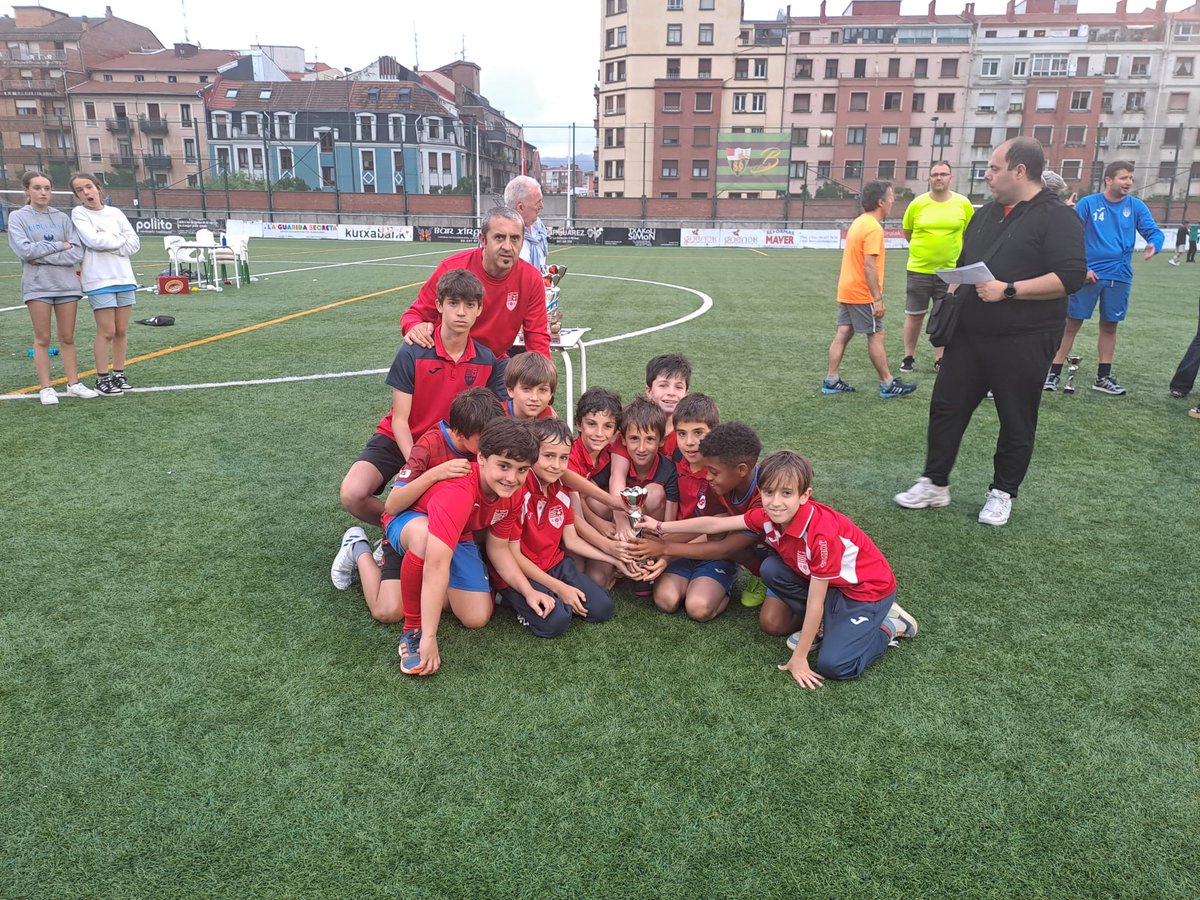 indautxu_sd's tweet photo. #TxusPereda @RomoFCoficial  campeón en categorías 2013 y 2014 https://t.co/0nHAZEVV70