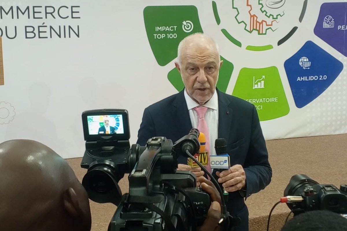 JMCambaceres's tweet photo. #Bénin,#Cotonu.Lundi 19, conférence  sur:«Web3, enjeux économiques et géopolitiques».Par #AFRIA, #ChambredeCommerce et #LabsIA.Public nombreux, jeune,motivé.Bénin peut jouer rôle de précurseur dans ce domaine non stabilisé.L’écosystème doit s’organiser pour dialoguer avec Gvt. https://t.co/iErc6nm0Pr