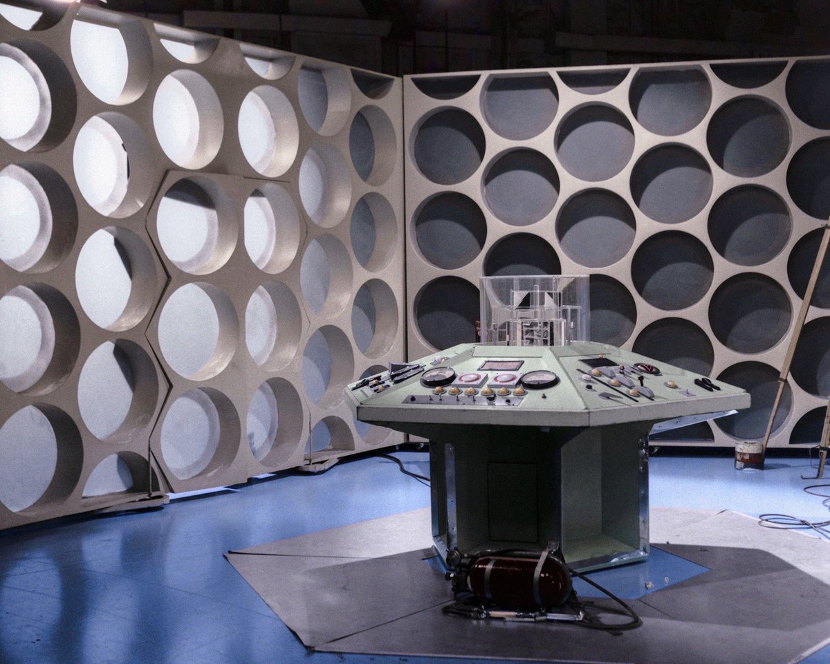 TARDIS Console Room (The Tenth Planet) #DoctorWho #DrWho