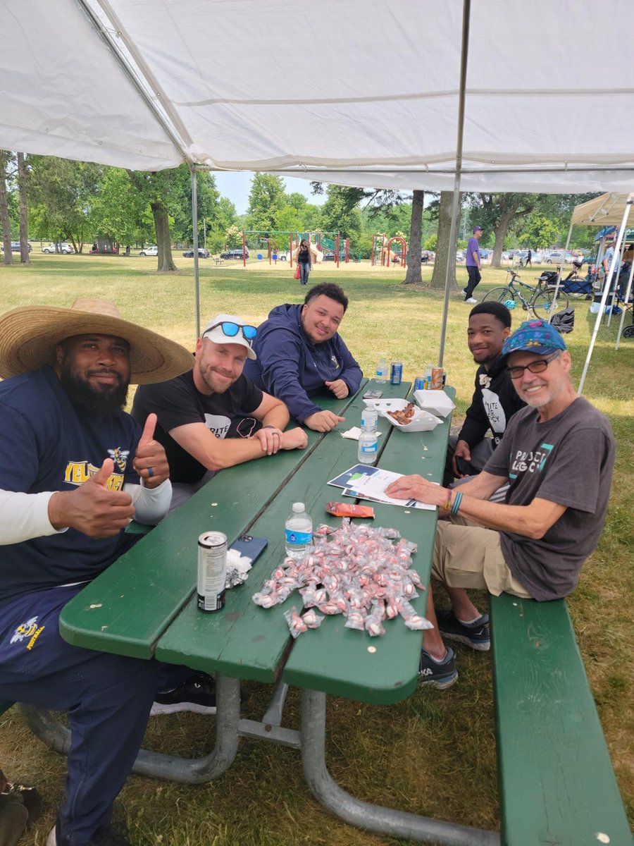 ProjectLegacyMN's tweet image. Over the weekend we celebrated #Juneteenth2023 at MlK Park in Rochester!

Our participants were at the #ProjectLegacyMN booth, meeting the public, and representing the story of Project Legacy. We enjoyed celebrating the holiday with great music, food, and people!
