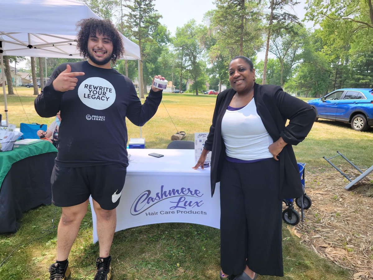 ProjectLegacyMN's tweet image. Over the weekend we celebrated #Juneteenth2023 at MlK Park in Rochester!

Our participants were at the #ProjectLegacyMN booth, meeting the public, and representing the story of Project Legacy. We enjoyed celebrating the holiday with great music, food, and people!