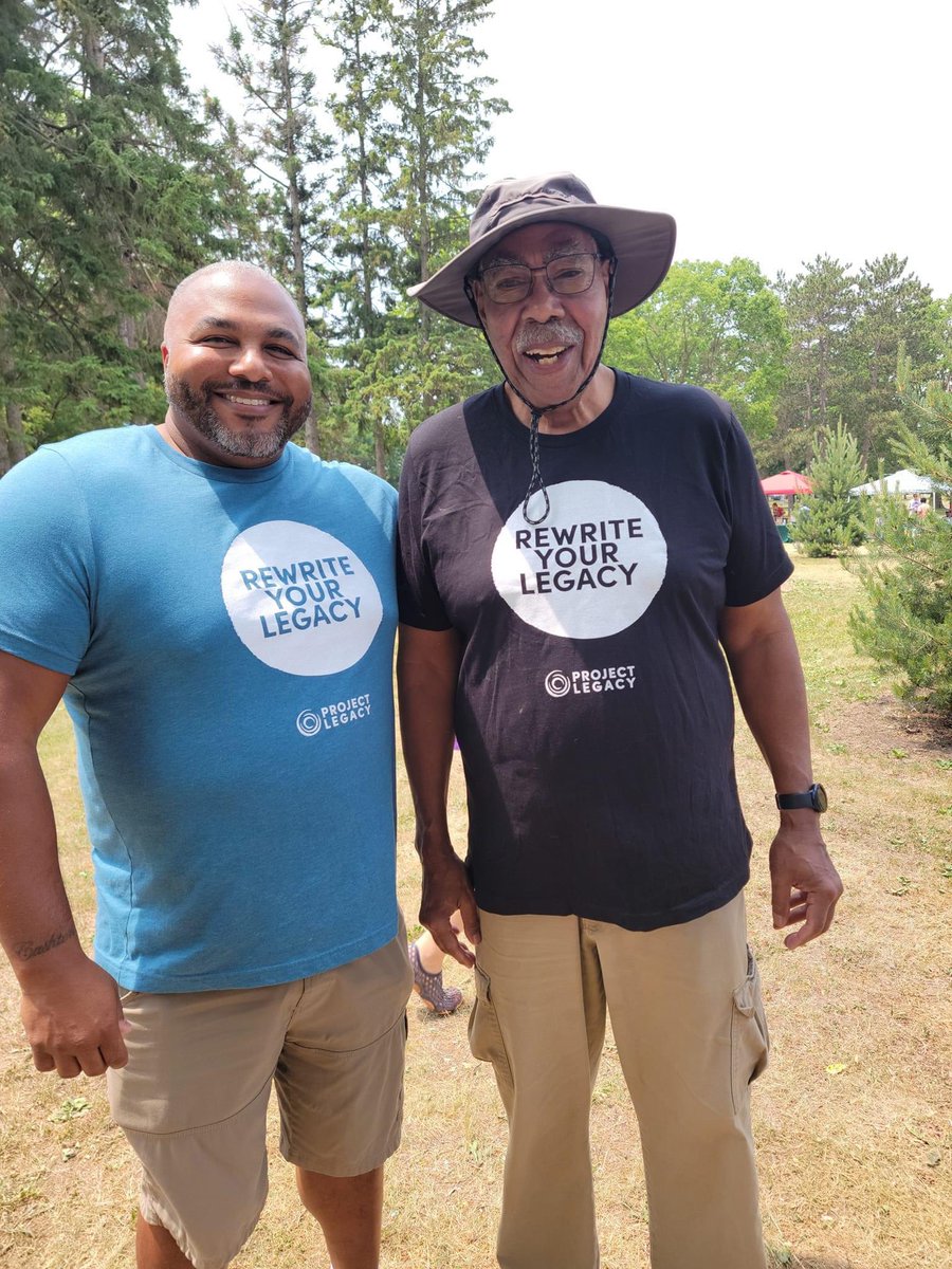 ProjectLegacyMN's tweet image. Over the weekend we celebrated #Juneteenth2023 at MlK Park in Rochester!

Our participants were at the #ProjectLegacyMN booth, meeting the public, and representing the story of Project Legacy. We enjoyed celebrating the holiday with great music, food, and people!