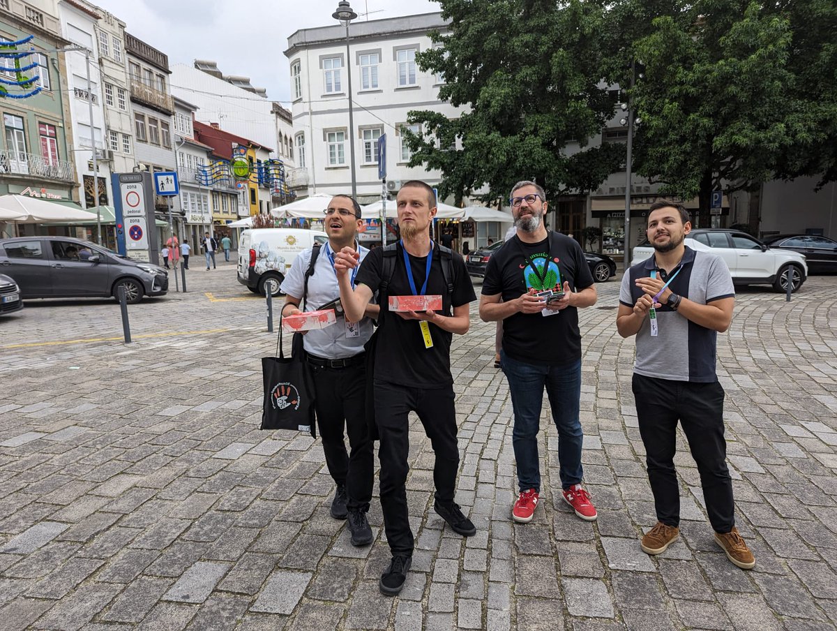 Myopirnay team made a smart stop to bye "Tibias" enjoy😋