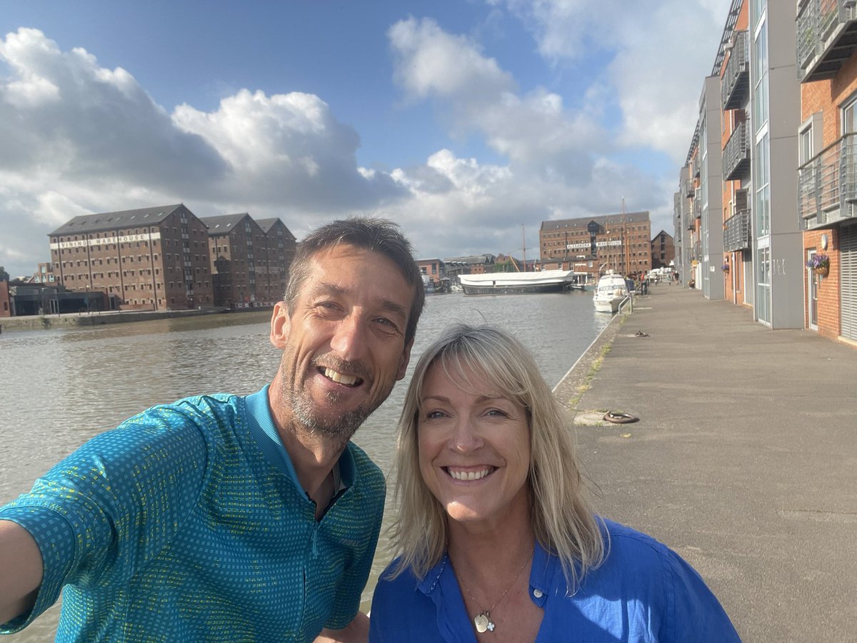 .@JillADouglas Fantastic to see you this morning Jill. Perfect start to the last week. Can’t believe there is only 4 days left. 60+miles today. Just Somerset, Devon & Cornwall to go!! Emotions building. #miles4mates