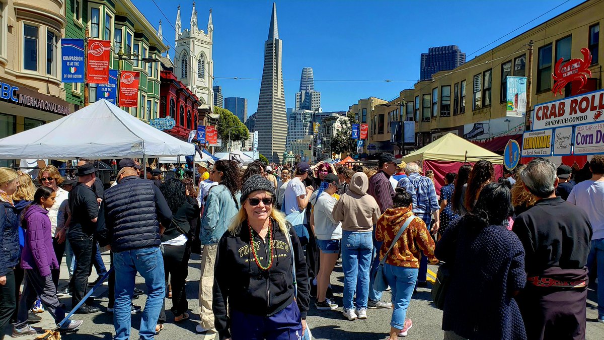 robincarr's tweet image. Celebrating this vibrant and historic neighborhhood at the 67th Annual North Beach Festival💥🇮🇹  Super fun! Nice crowds! #Notdystopia #hellscape 😂 great job @sfnbba 👏