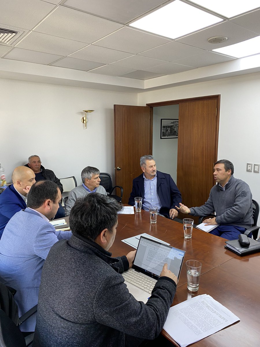 subtel_chile's tweet image. 📡 Hoy el subse @claudioarayasm se reunió con el diputado @cosme_mellado y autoridades locales de la región de O’Higgins, para ahondar en los proyectos de conectividad digital en las diferentes comunas y localidades. 

¡Presentes por un #ChileMejorConectado! ✨
