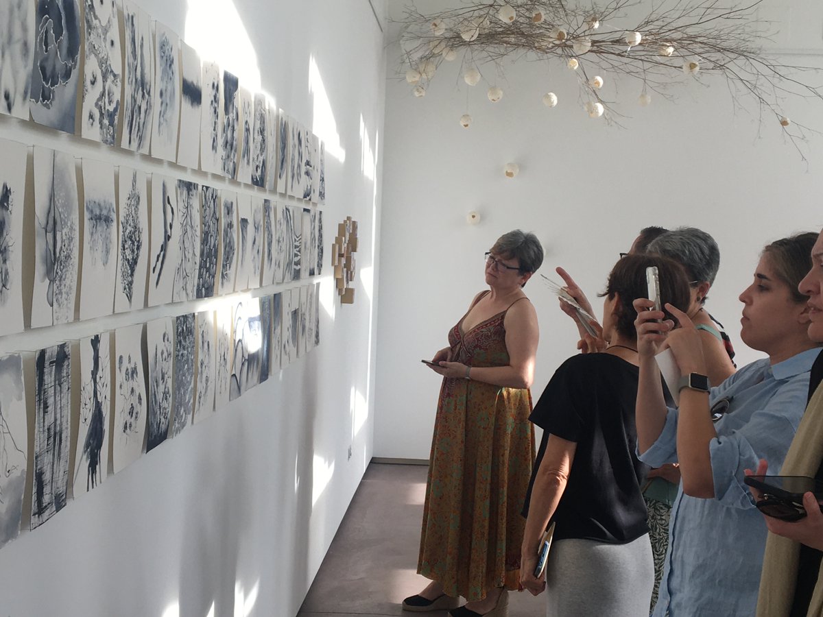 EspaiJacomart's tweet photo. Esta tarde hemos acompañado a las/los compañeros de #pintura y #dibujo de la #UPJesus @univ_po_pu_lar en la inauguración de la muestra #Rissofera en la @BMValencia de @La_Rambleta coordinada por las profesoras Carolina Taberner y Coca Villar y expuesta hasta el 30 de junio https://t.co/4xL4m4AFKW