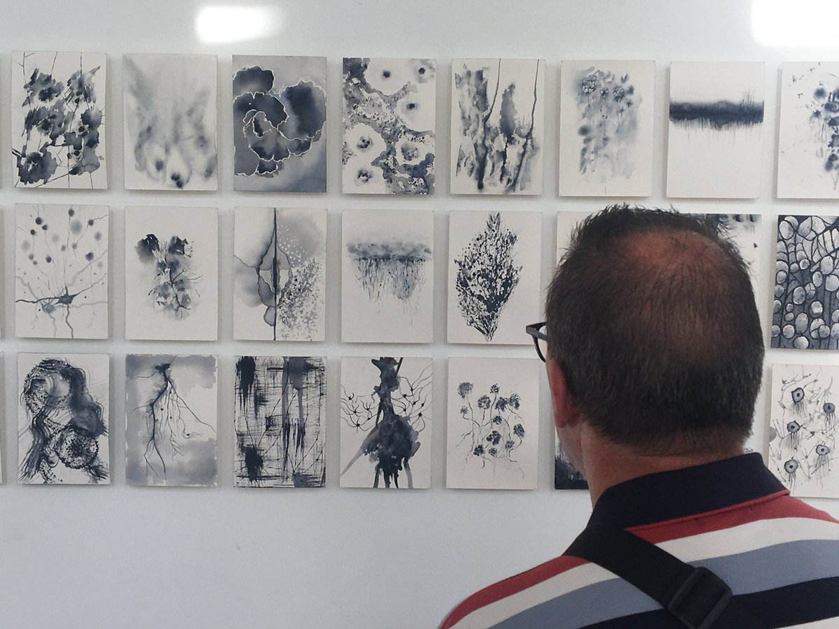 EspaiJacomart's tweet photo. Esta tarde hemos acompañado a las/los compañeros de #pintura y #dibujo de la #UPJesus @univ_po_pu_lar en la inauguración de la muestra #Rissofera en la @BMValencia de @La_Rambleta coordinada por las profesoras Carolina Taberner y Coca Villar y expuesta hasta el 30 de junio https://t.co/4xL4m4AFKW