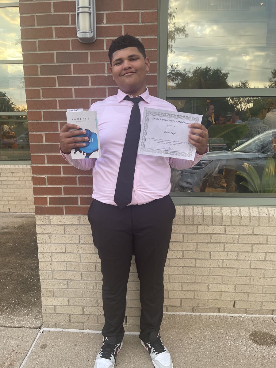 CalebMPugh's tweet image. On my way to High School! #grcs #grchs #eaglesfootball