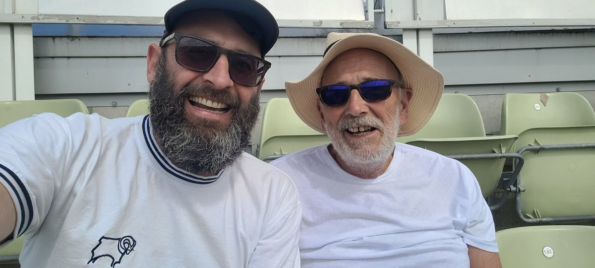 shellster_dan's tweet image. Day 4 of the first #Ashes2023 with my old man - what a magnificent day's play
