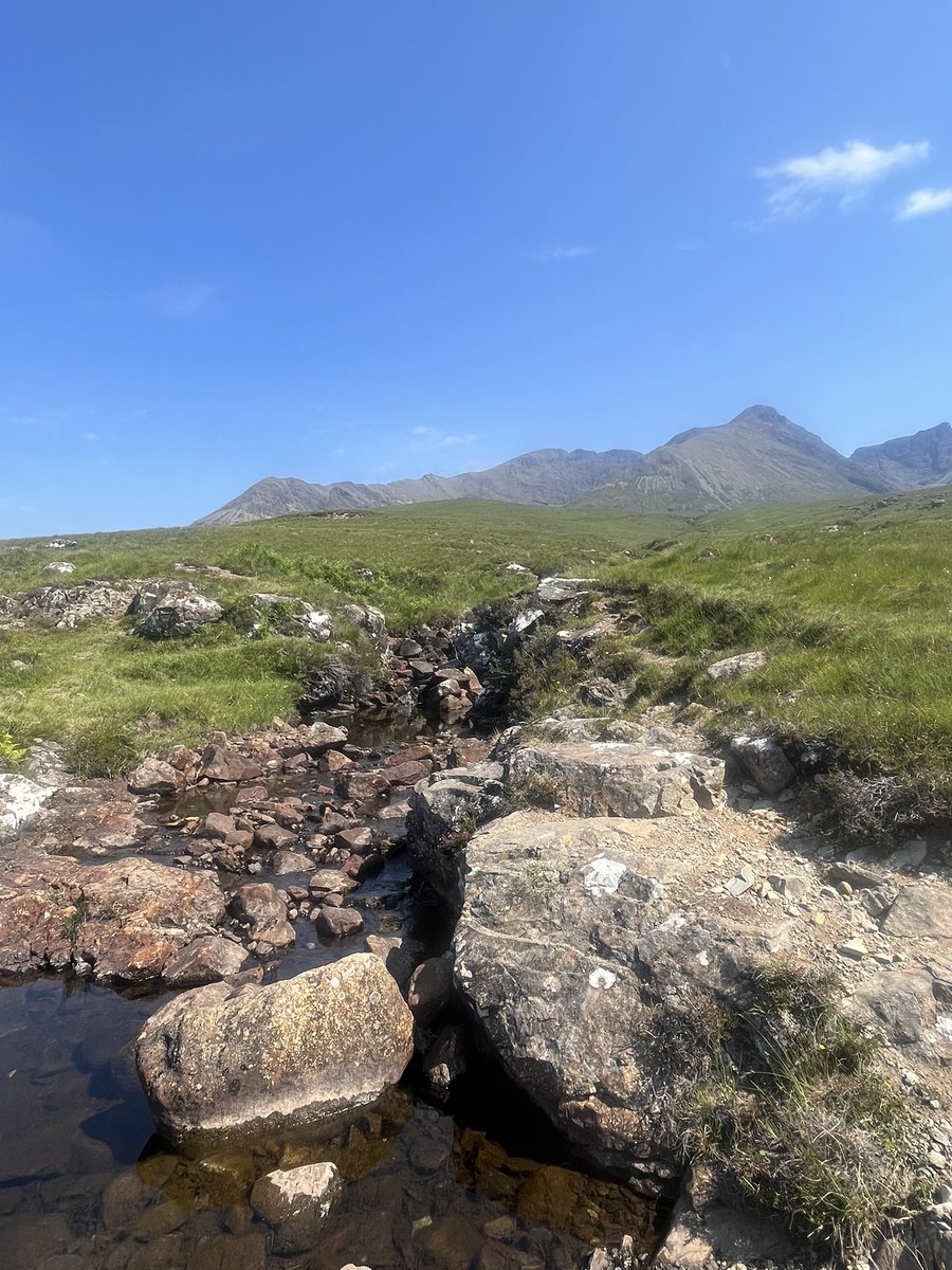 s_el_px's tweet photo. The most stunning few days on Skye 💙 https://t.co/x8v8f80MDM