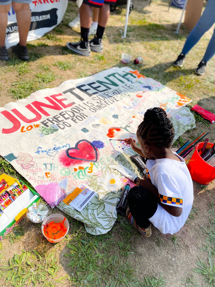 Dr_JVanEss's tweet photo. When we teach our children the truths about our history, we unlock their ability to be change agents- contributing to a legacy of equity, equality, and excellence. Today’s #JuneteenthInQueens organized by Assemblywoman @AliciaHyndman was amazing. https://t.co/MHEoJr04n8