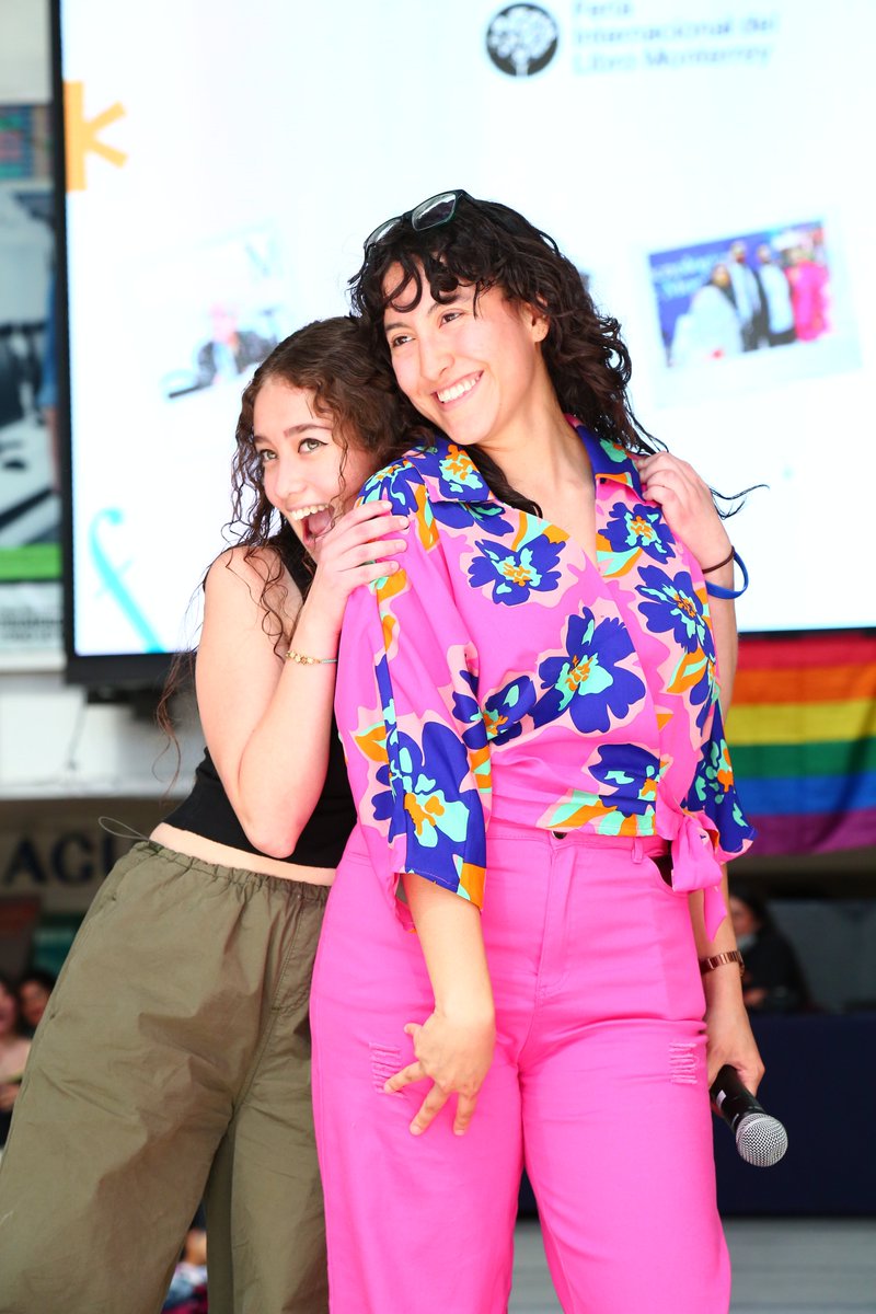 xan_maranda's tweet photo. ¿Qué pasa cuando combinas el Sonidero con Drags?
Gracias @FrecuenciaCEM , Linda Tovar y  Carlos Lojero por su trabajo para que lográramos esta maravillosa experiencia, siempre es un gusto colaborar con ustedes. https://t.co/6sC2q1L0tw