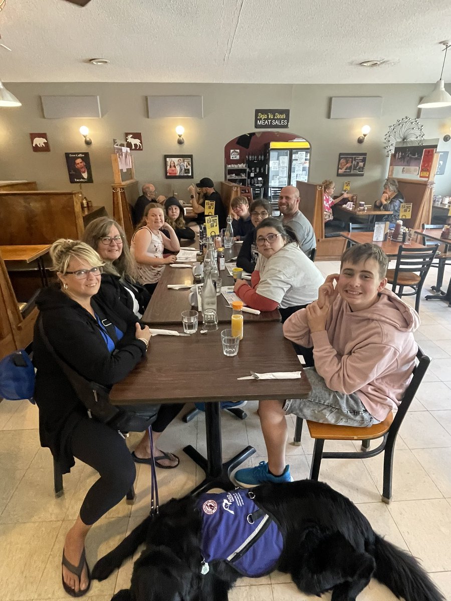 Thanks to the friendly and accommodating staff at Deja Vu Diner in Orangeville! We had an awesome breakfast this morning!! Special thanks to our server, Hailey. She was amazing!!! 🤩 #lifeskills#breakfastout#specedclass#dejavudiner#orangeville @mvpsvipers @ugdsb @Orangeville_ON