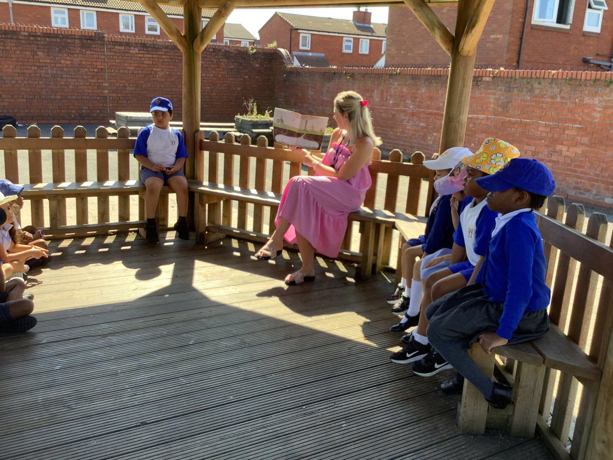 AlderclassEYFS2's tweet photo. Introducing our new book “The Something” and finding out what could be down the hole that appeared in our class was great! The children were hooked and loved the illustrations 📚 https://t.co/dg4uauigm3