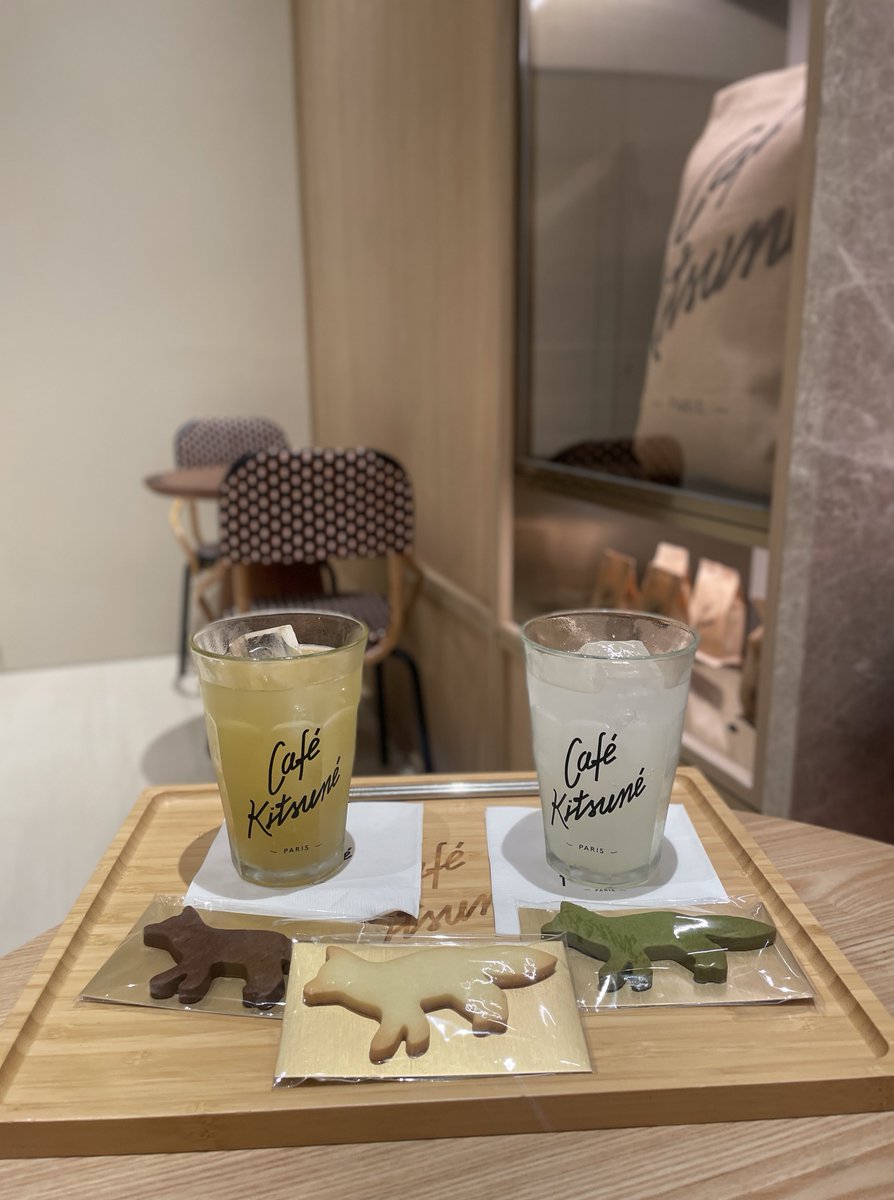 k____o08's tweet image. BELLAVITA寶麗廣塲の中にあるKitsune Cafe♡
Kitsuneのクッキーが超絶可愛かった🍪

土日は凄く並ぶから平日行くのがおすすめ！