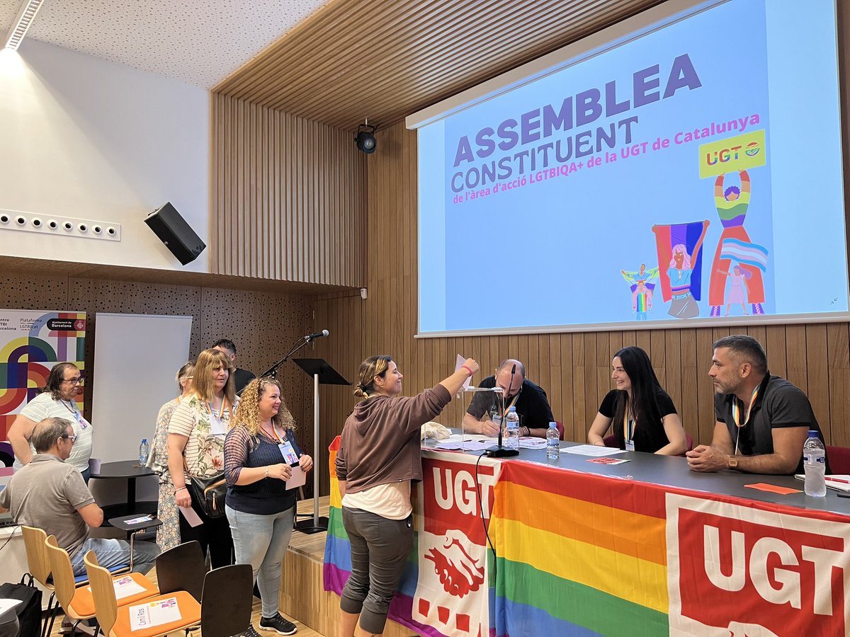 ugtcatalunya's tweet image. 🏳️‍🌈🏳️‍⚧️ Avui celebrem l'assemblea constituent de l'àrea LGTBIQA+ del nostre sindicat, amb l'objectiu de que es converteixi en un espai segur i autònom de participació de les persones #LGTBIQA+ afiliades a la UGT de Catalunya ✊