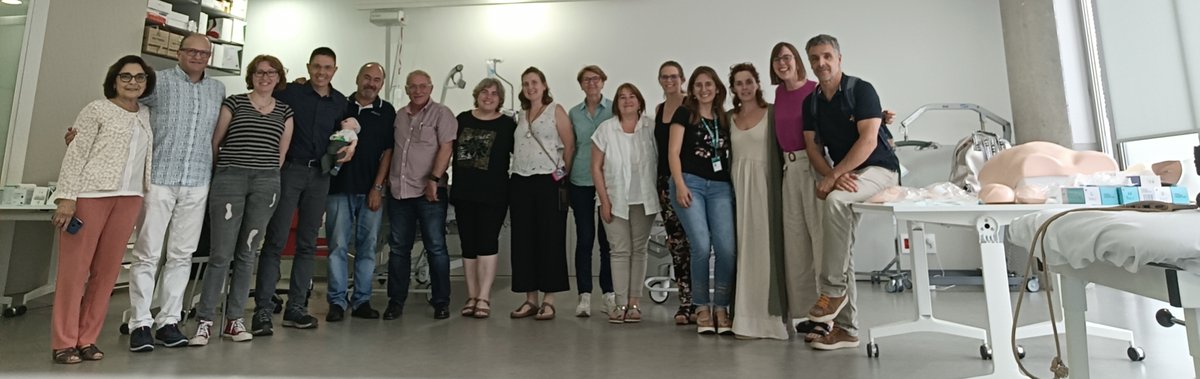 icambrabadii's tweet photo. 👩🏫🤓👏Avui hem acabat les sessions del curs Adquisició de competències bàsiques en simulació al #CISARC de la @UManresa. Ha estat realment fantàstic poder compartir aprenentatges i reptes amb l'equip de simulació i l'equip docent de la @u_medicina de la @uvic_ucc ! Seguim!📚🩺✨ https://t.co/t6hIqB7fEB