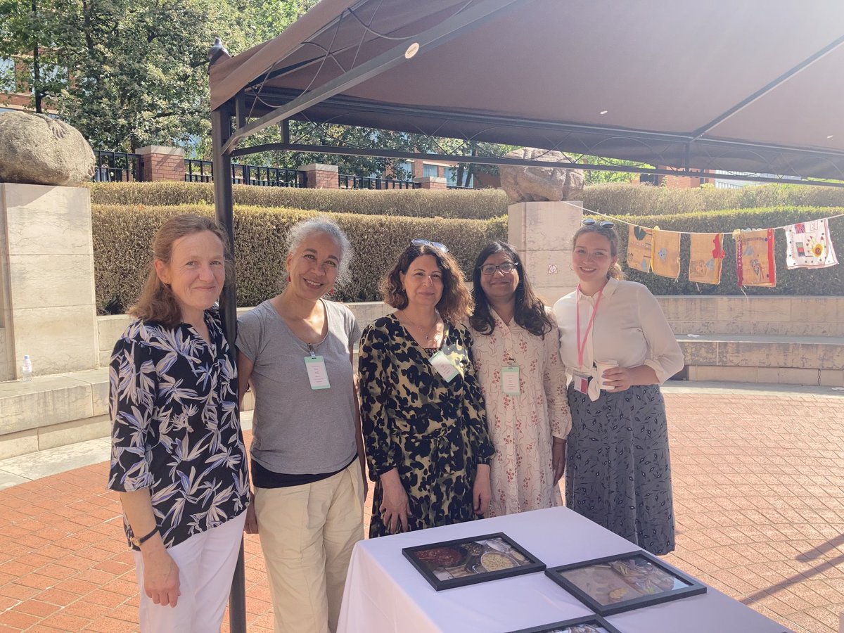 SBCousins's tweet image. Privileged to be involved in the work of ⁦@Hopscotchwc⁩ helping Afghan women to feel welcome and empowering them to achieve their potential and be creative #RefugeeWeek ⁦@britishlibrary⁩ ⁦@CLLWarwick⁩