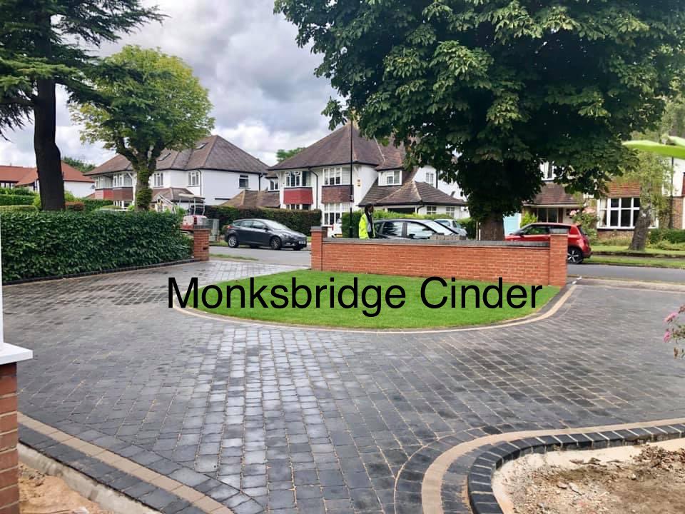 Monksbridge block paving available in 5 fantastic colours. 4 size mixed pack for ease of laying! Quality, value for money product with a traditional feel!!
#Bradstoneuk 

Contact us for a sample 😊👍🏼

lnkd.in/e7WjEmfR