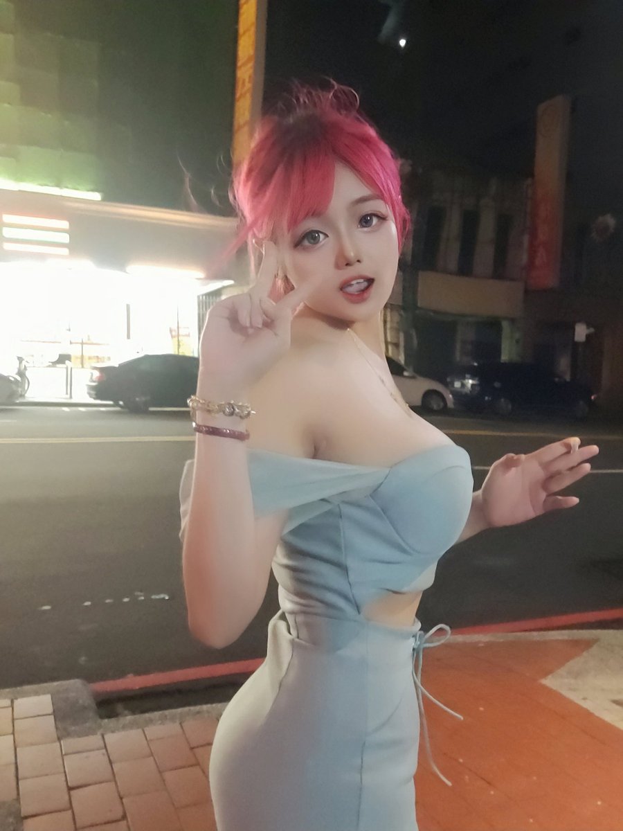 打撲克牌 來2個人！！
台中北區 打到早上！
私訊我 推特 賴 都可以
#月亮不睡我不睡
#被偷拍 https://t.co/zbXfkARqQR