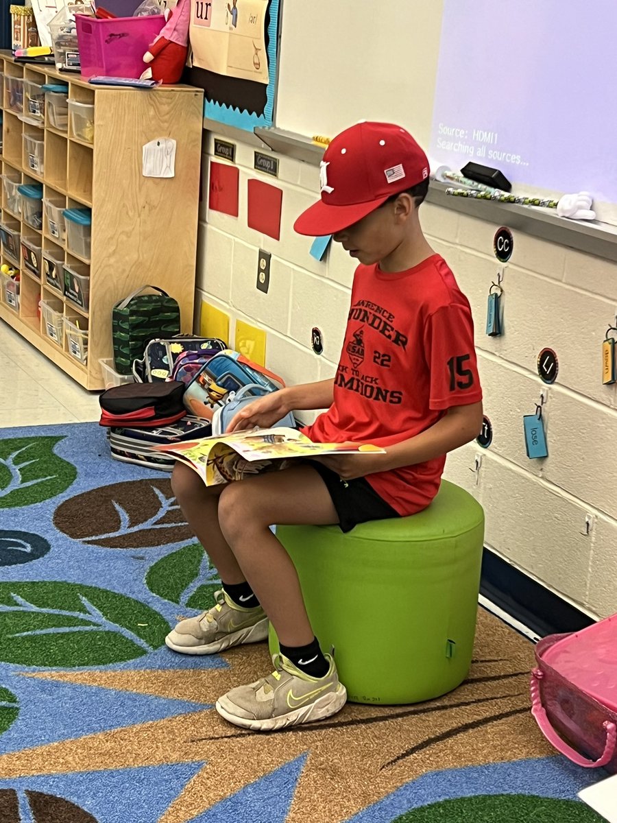 One of my fave kiddos/family!!! I was blessed to have both him and his sister as part of the Room 207 Familia! He came to read to my class today. 💚💚💚 #BFRocks #Room207Familia @JayBilly2 @LTPS1 @SpiteriCarrie