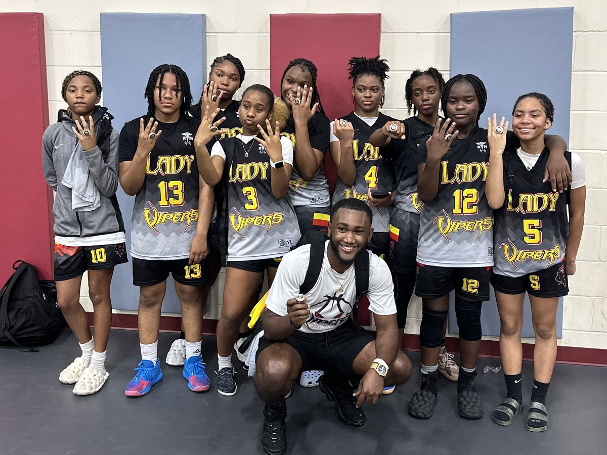 MSvipersbball's tweet photo. 💍Back-2-Back JV Champions🔥

JUNIOR Varsity first UNDEFEATED weekend 🏆… it wasn’t pretty! Trailed 16-6 at half, locked in &amp; held our opponent SCORELESS in the 2nd half… Winning 24-16 🔐🔥

#WeLikeThat #champions #WeDevelop #FamilyBusiness https://t.co/jrUeeBYfU8