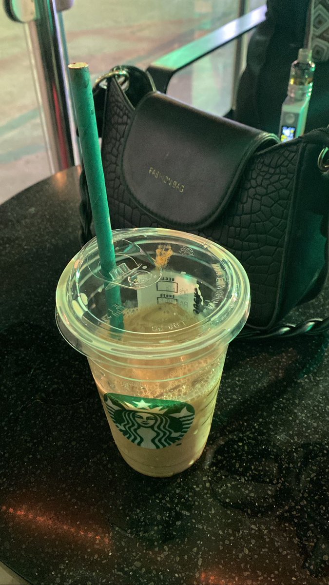 قهوه وشخصك المفضل🤍.