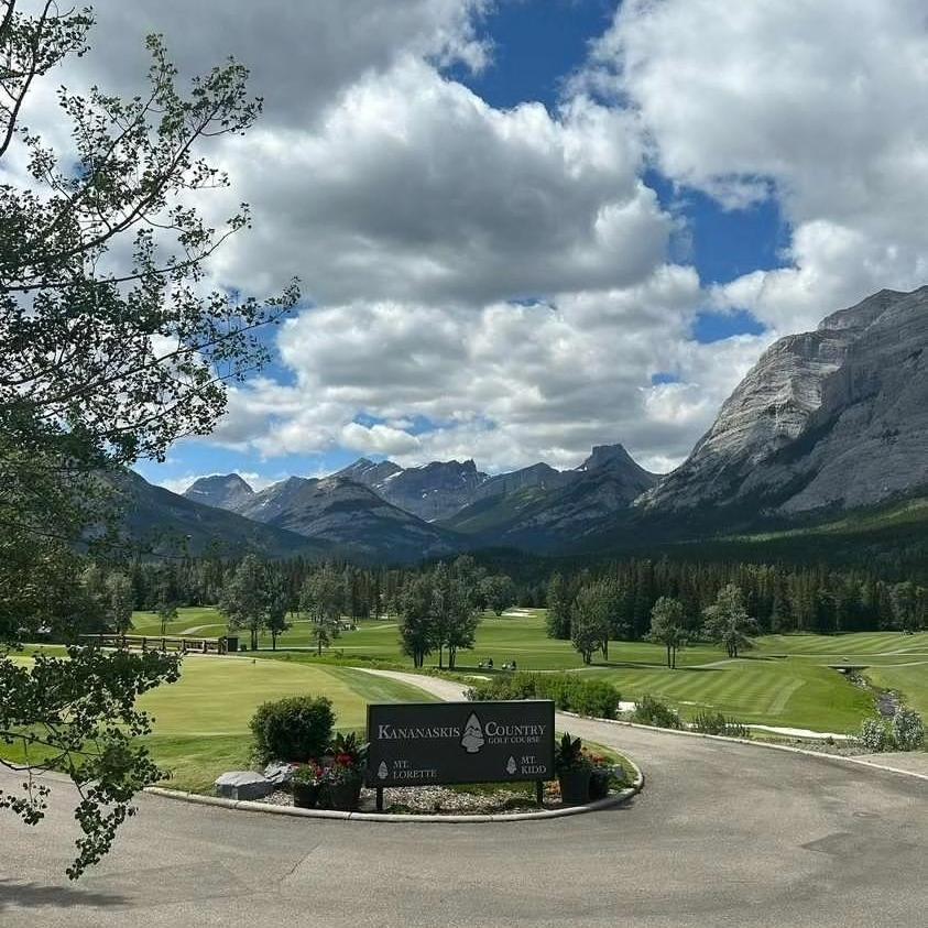 WindyGCC's tweet photo. Windy hits the Mountains!
The Windy Mountain Expedition took place over the last few days and turned out to be a great weekend of golf at Banff Springs and Kananaskis!
#windygcc #windymountainexpedition #windermere #golf #mountains #banffsprings #kananaskis #mtkidd #mtlorette https://t.co/EO4GIHPEKc